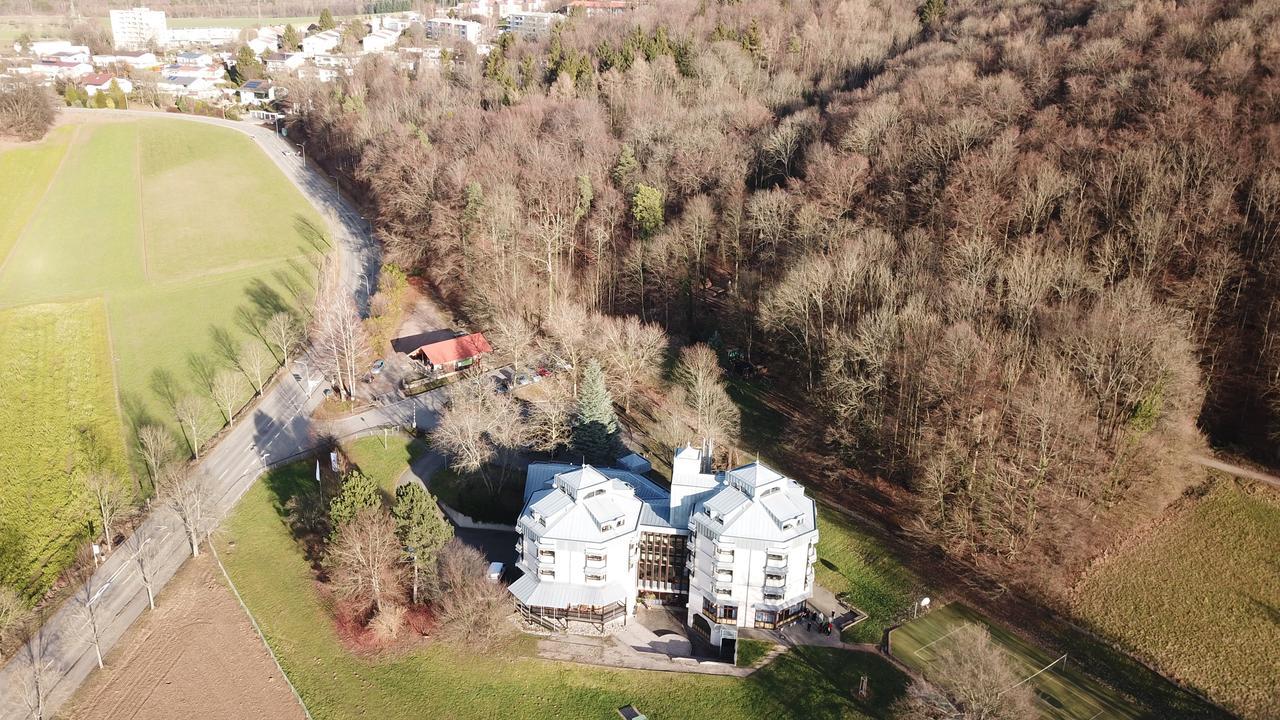 Hellmut-Wassmer-Jugendherberge Loerrach Экстерьер фото