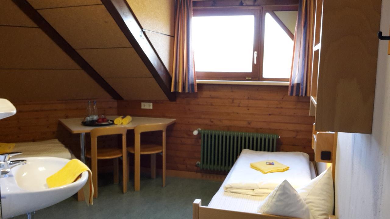 Hellmut-Wassmer-Jugendherberge Loerrach Экстерьер фото